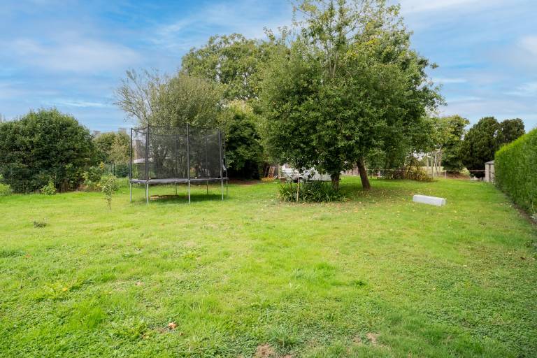 Vacation home with garden, BBQ & fast internet | Garden view — photo 2