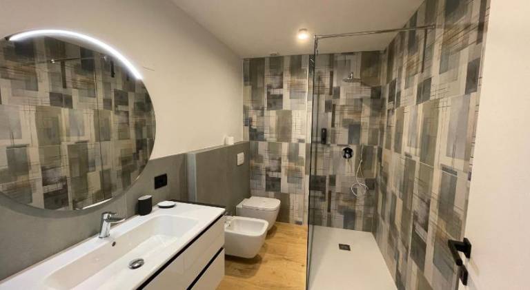Serviced apartment with garden, terrace & jacuzzi | Pet-friendly — photo 2