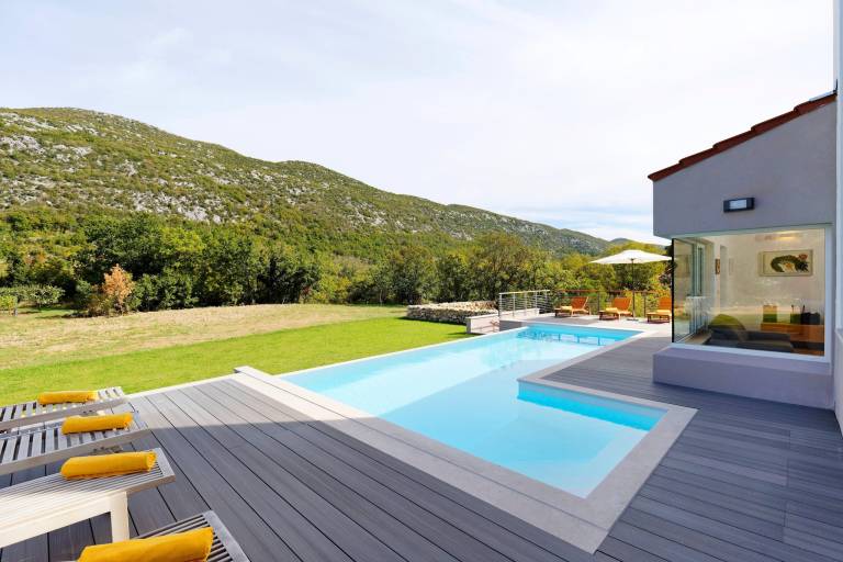Villa with pool, garden & sauna | Nature view — photo 5