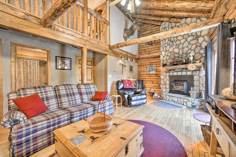 Pet-Friendly New York Cabin w/ Hot Tub & Game Room — photo 2