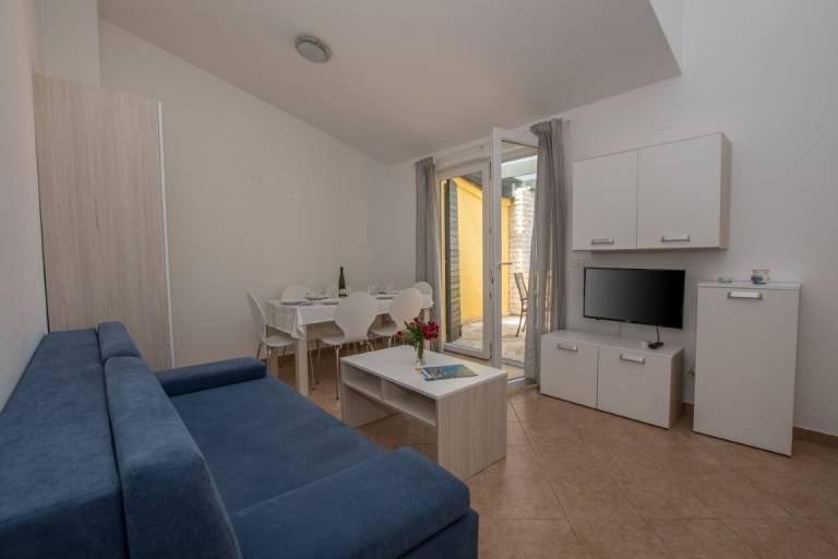 Wonderful apartment with yard | Pets are welcome — photo 2
