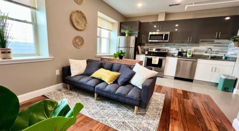 Rental apartment | Next to Love Park — photo 2