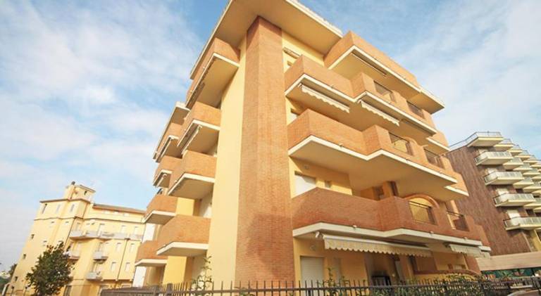 Holiday apartment with patio in Tortoreto