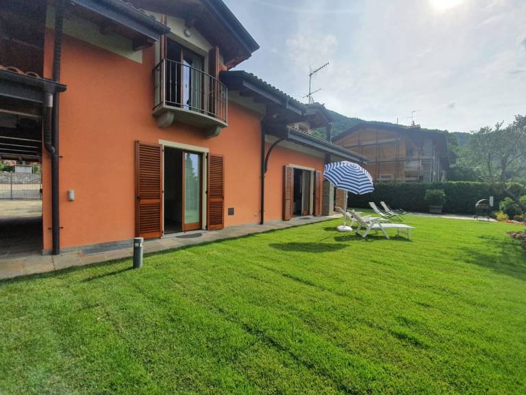 House with barbecue & garden — photo 3
