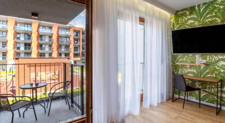 Holiday apartment with terrace, hot tub & yard — photo 4
