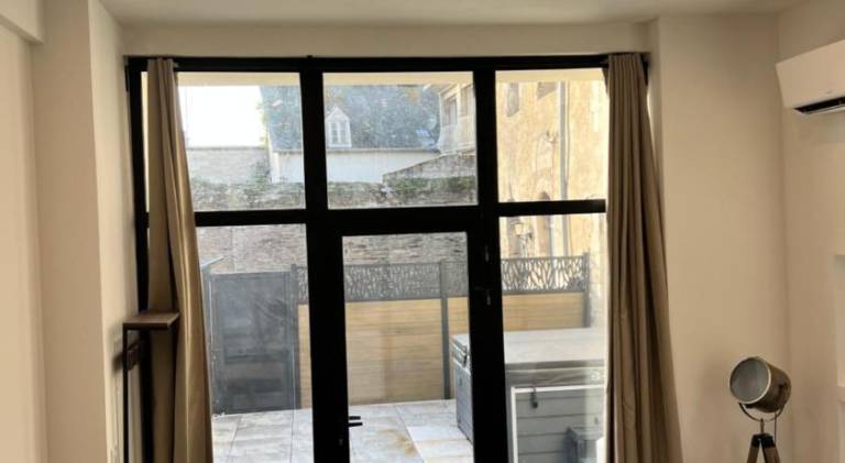 House with jacuzzi in Pontivy