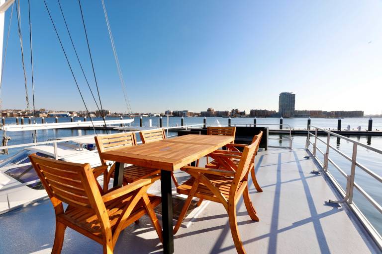 Houseboat  City Point