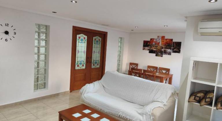 Holiday apartment with 3 rooms for 6 persons in Elche