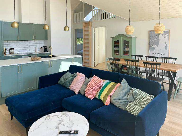 Modernes Haus in der zweiten Reihe am Rude Strand