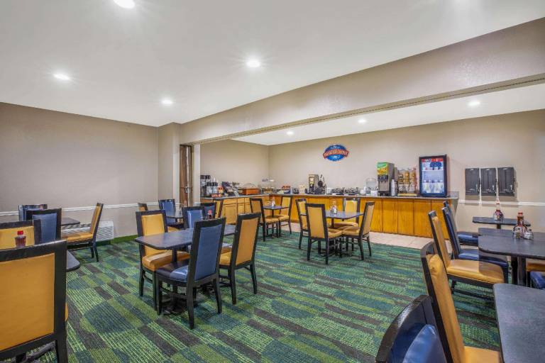 Baymont By Wyndham Tehachapi — photo 4
