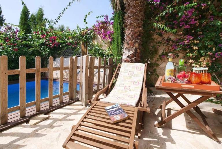 Family-oriented ample vacation home with terrace & private pool | Pets allowed — photo 4