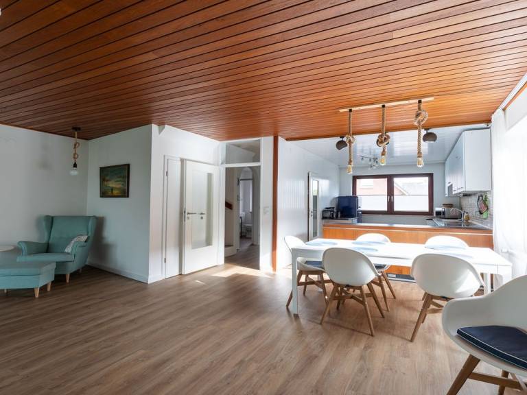     
Ferienhaus ∙ 7 Gäste ∙ 4 Schlafzimmer
