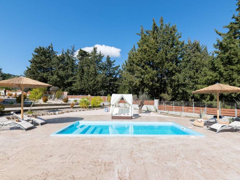 Vacation home with BBQ in Rhodes