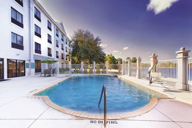 La Quinta Inn & Suites by Wyndham Bonita Springs Naples N. — photo 3