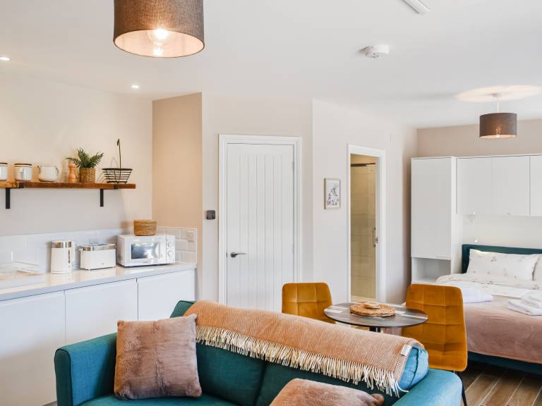 Child-friendly cottage with BBQ & yard | Pets allowed — photo 4