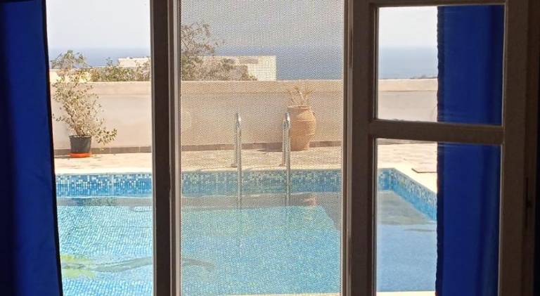 House with patio & pool — photo 2