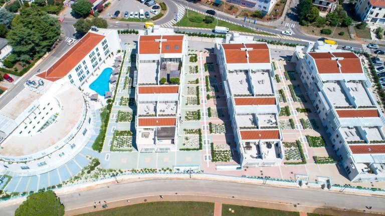 Beautiful holiday apartment with pool | Sea view | Dogs allowed — photo 4