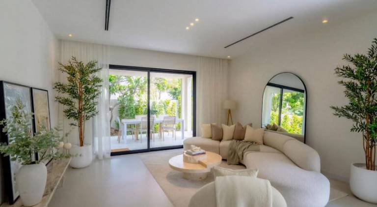 Villa with jacuzzi, yard & private pool | Perfect for remote work — photo 5