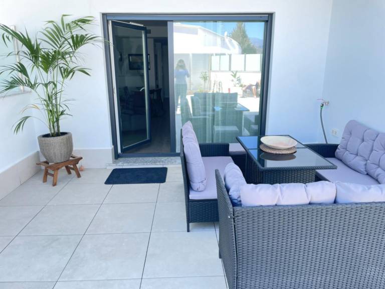 Holiday apartment with terrace & pool — photo 3