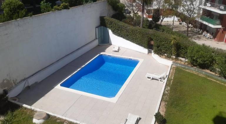 Fully equipped rental apartment with garden, pool & patio | Pets allowed in Portimão
