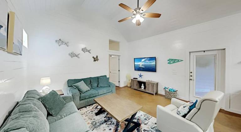 Apartment with pool | Pets are welcome in Port Aransas, TX