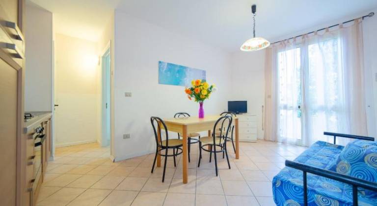 Holiday apartment with yard & terrace — photo 2