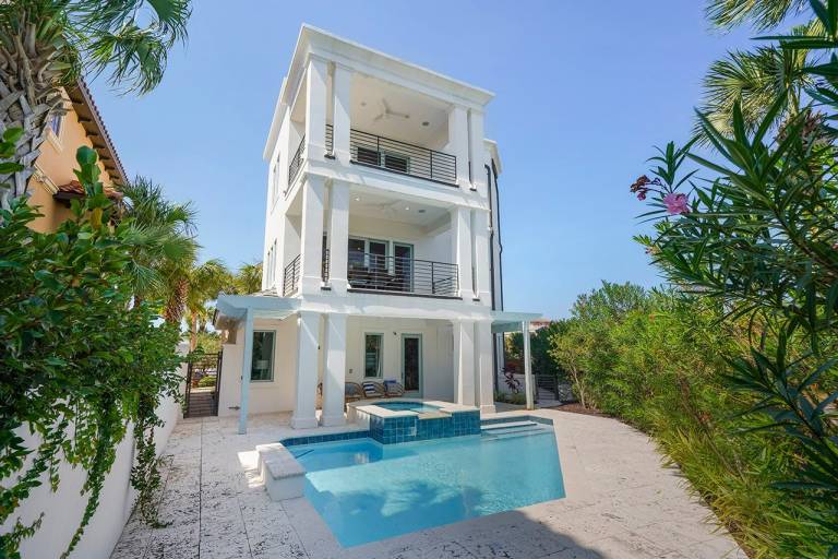 Beaches Be Sippin' - Ocean Views with Private Pool & Rooftop Deck in Miramar, FL