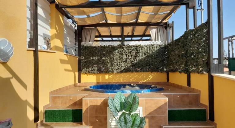 Preciso atico con jacuzzi en Laguna Beach in Vera