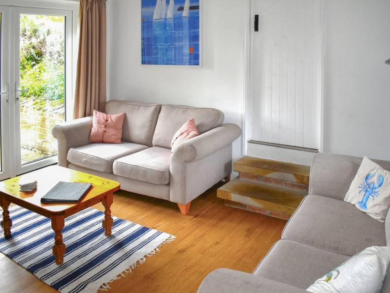 Child-friendly cottage with garden | Pets allowed — photo 2