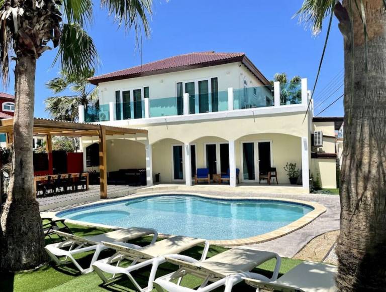 Villa  Bakval
