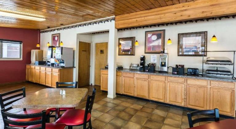 Harmony Inn & Suites — photo 3