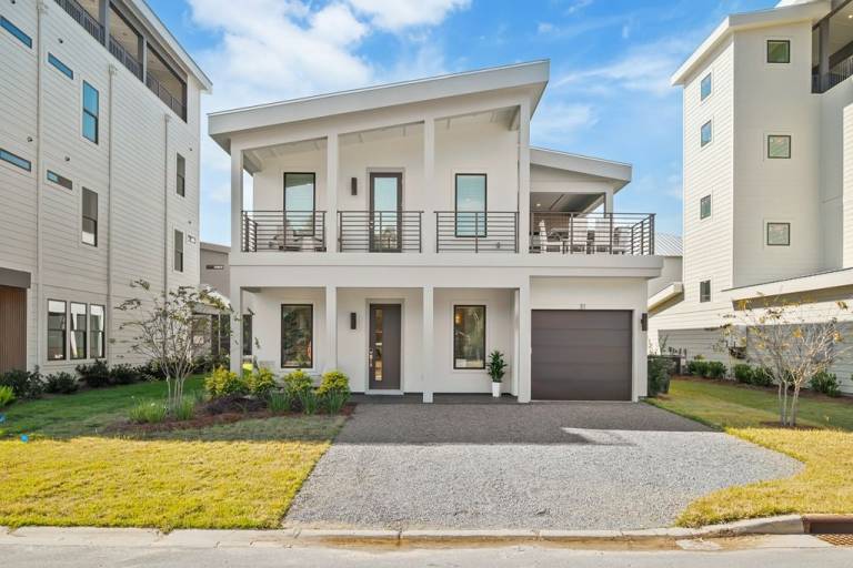 Family-friendly charming vacation home with patio, grill & pool | Dogs allowed in Sunnyside, AL