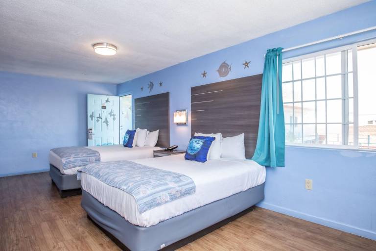 Aqua Breeze Inn — photo 2