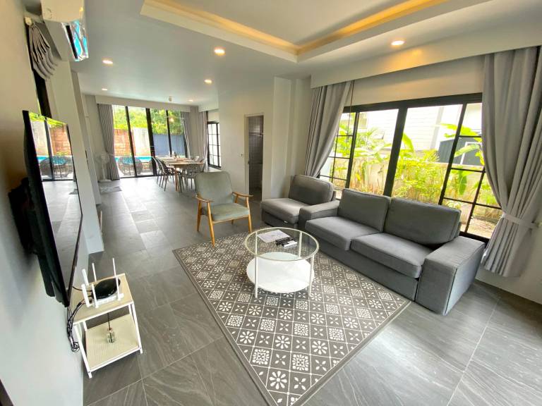 Holiday apartment with private pool, terrace & garden in Krabi
