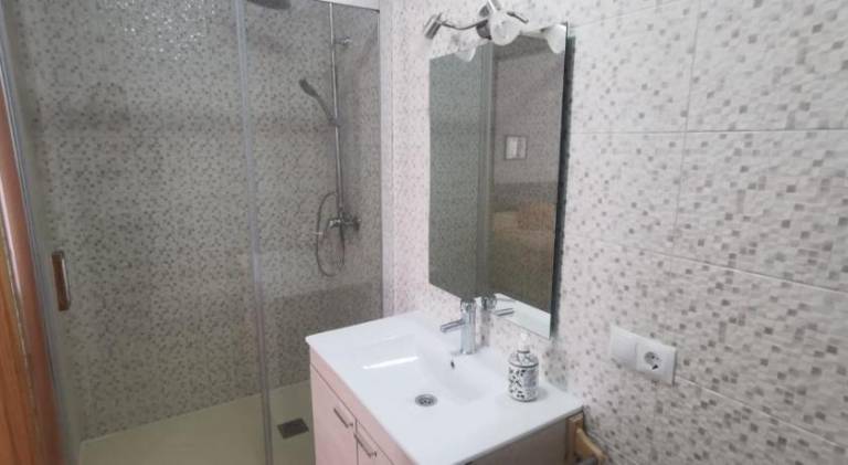 Child-friendly house with patio, garden & private pool | Pets are welcome — photo 2