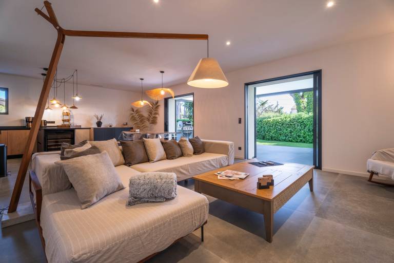 Family-oriented pleasant villa with sauna, pool & yard | Garden view | Pet-friendly in Hyères