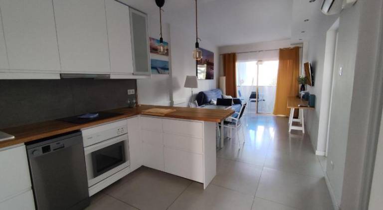 Apartment with pool — photo 4