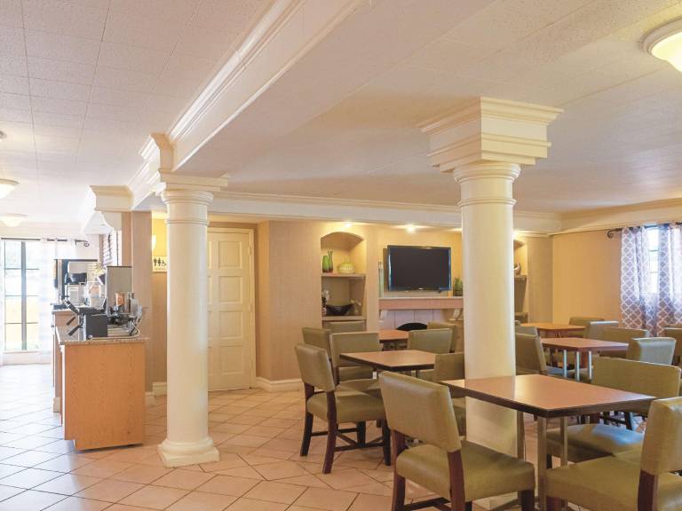 New Orleans Inn Veterans / Metairie — photo 5