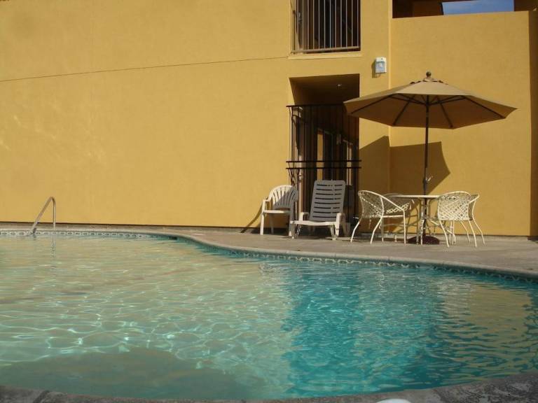 Rodeo Lodge — photo 5