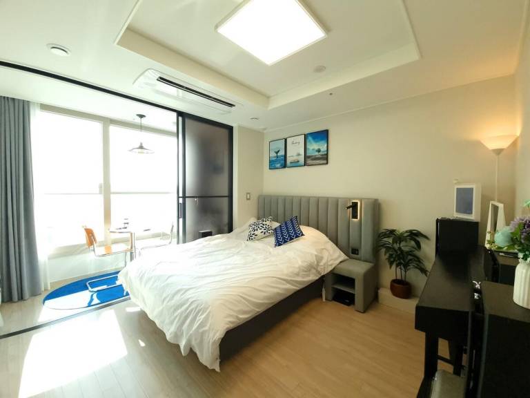 Charming apartment with garden & hot tub | Suitable for remote work | Pet-friendly in Incheon