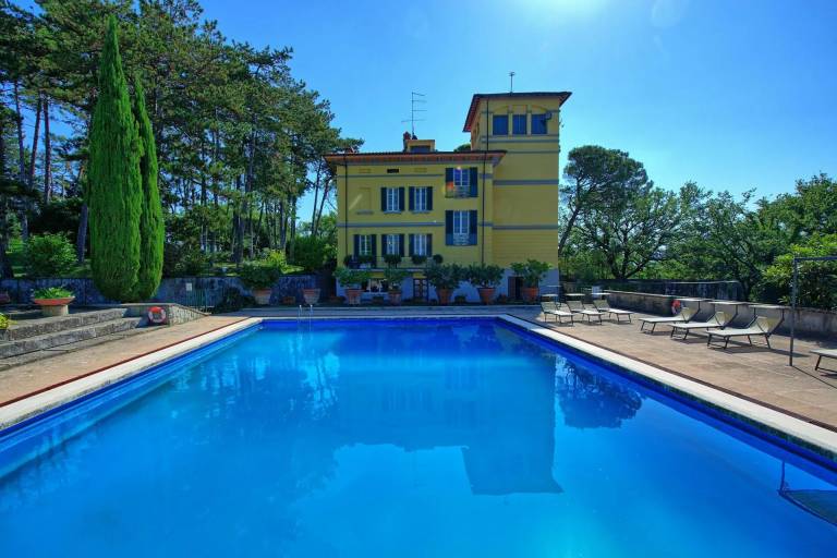 Villa  Pratantico