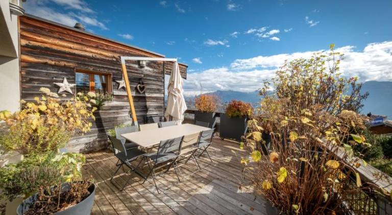 Big chalet with jacuzzi & pool | Next to the ski | Dogs allowed — photo 5