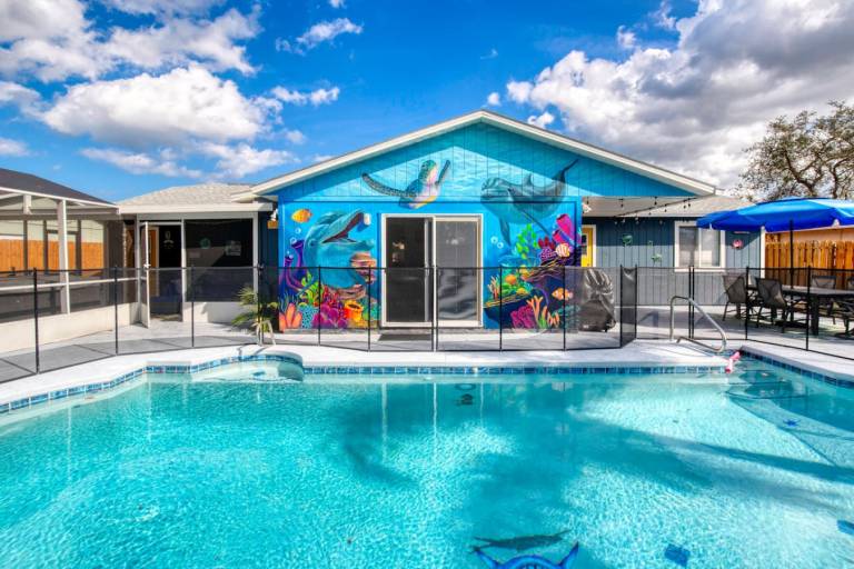 Pool and Hot Tub Under The Sea