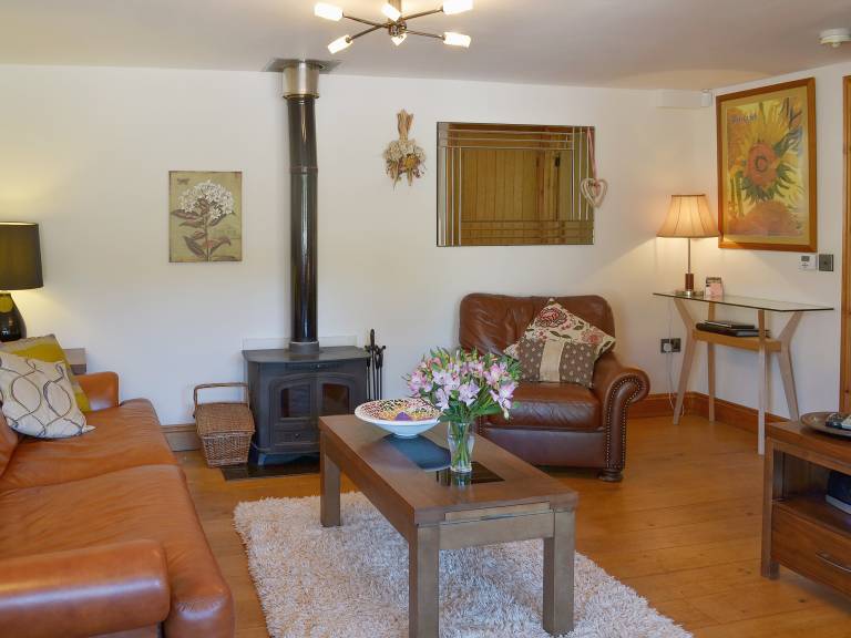 Children-friendly cottage with private pool, barbecue & yard | Pets allowed — photo 3