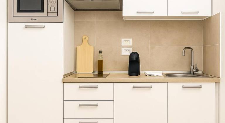 Serviced apartment with yard — photo 4