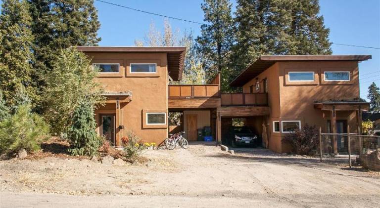 Vacation home with jacuzzi | Pet-friendly in Bend, OR
