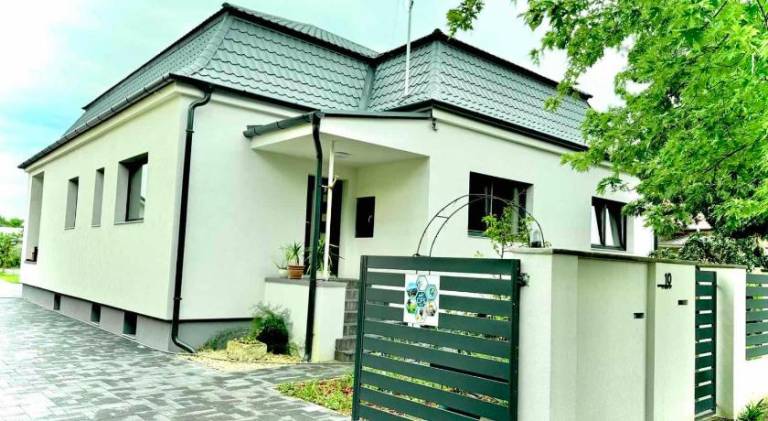 Holiday apartment with terrace & yard | Pets allowed in Debrecen