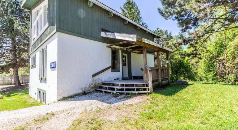 Mountain Trail-Smart TV-Self Check-In-Full Kitchen-Balcony-BBQ — photo 4