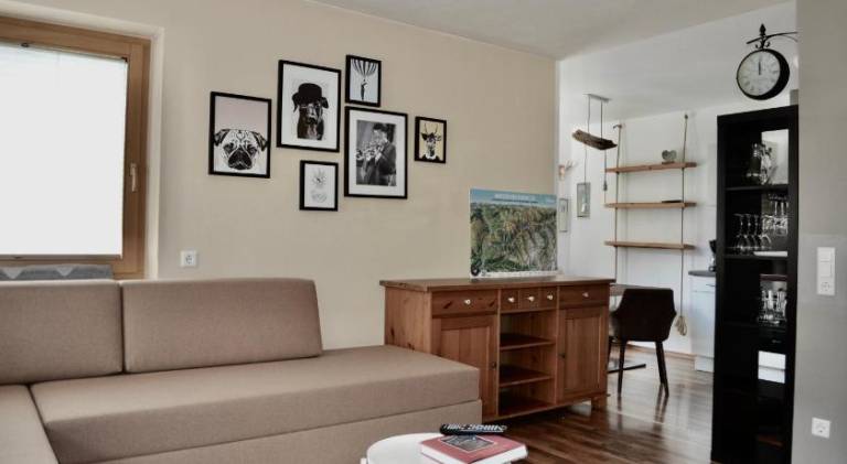 Apartment with terrace, BBQ & garden — photo 2