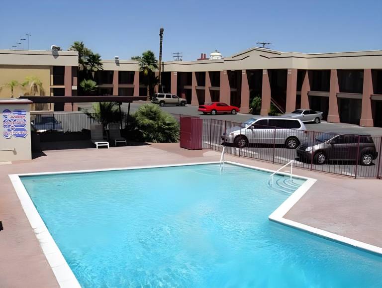 DTLV, a Baymont by Wyndham — photo 4